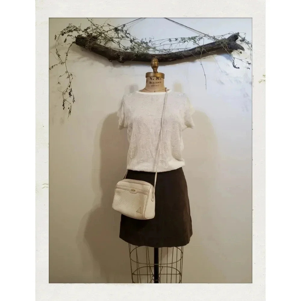 ✨BOGO FREE✨ Liz Claiborne Vintage Cream Off White Leather Crossbody Bag